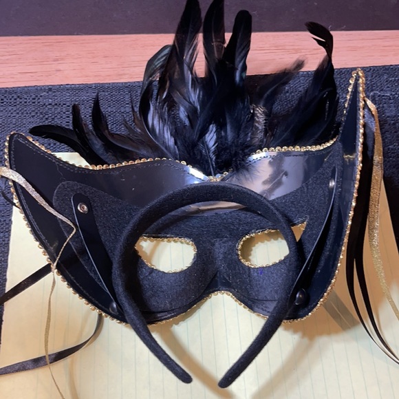 Vntg Carnaval/Masquerade Ladies Feather Plumed (Final Price) - Picture 6 of 6